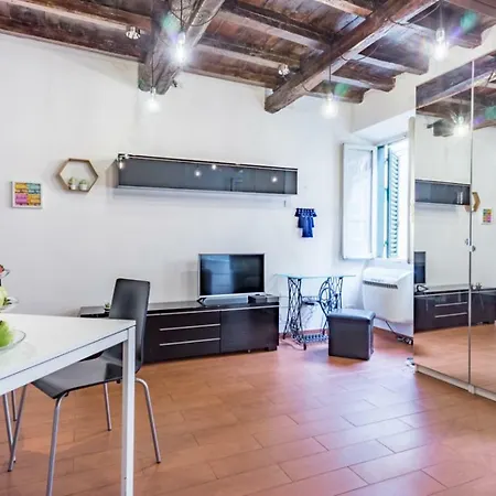 Apartment Urbana Coliseum House