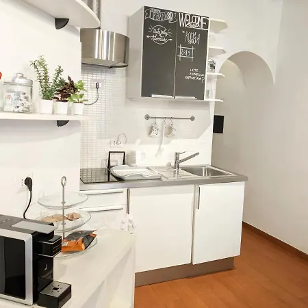 Urbana Coliseum House Apartment Rome